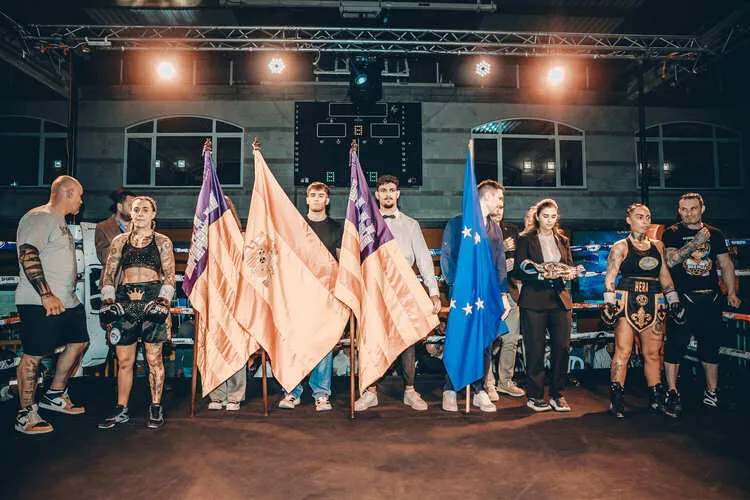 Campeonato de Europa absoluto del peso súper mosca