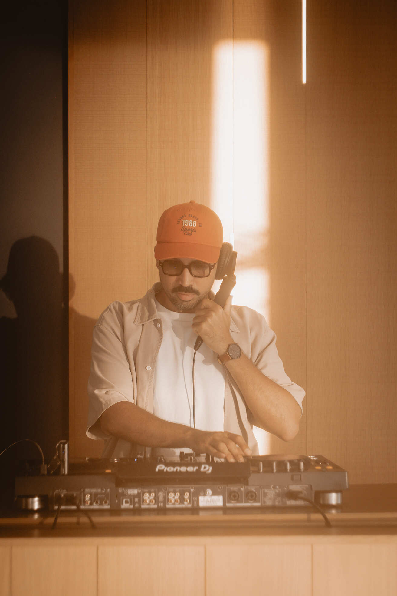 DJs